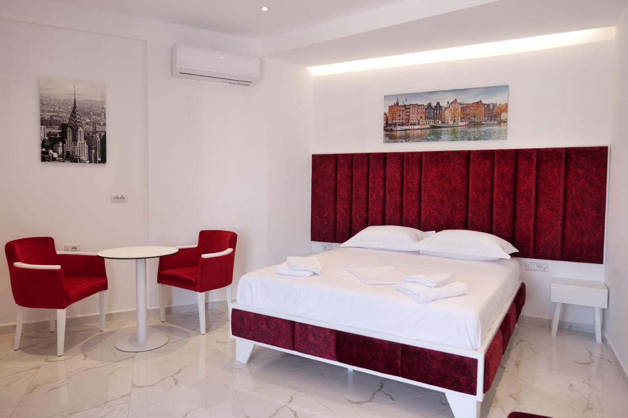 Lumi Hotel Sarandë Exterior foto