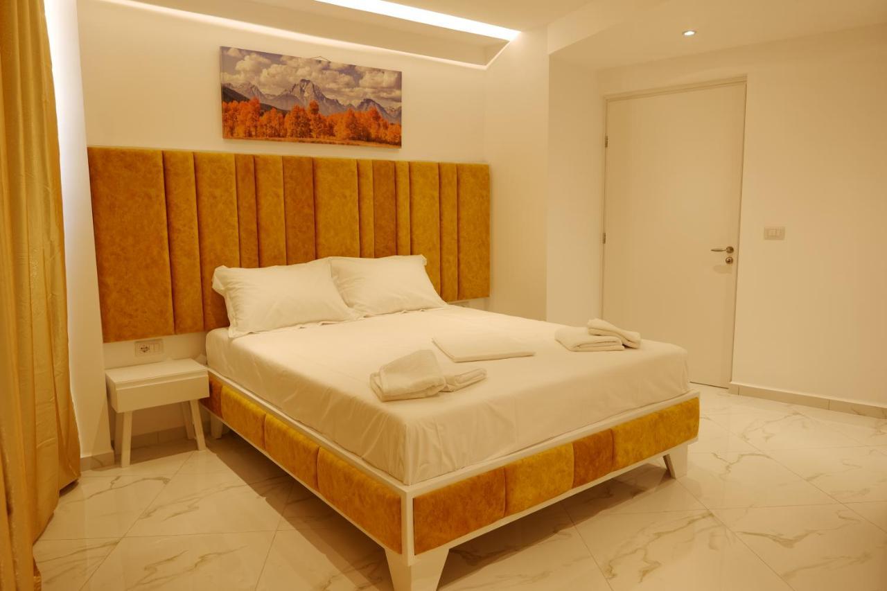 Lumi Hotel Sarandë Exterior foto