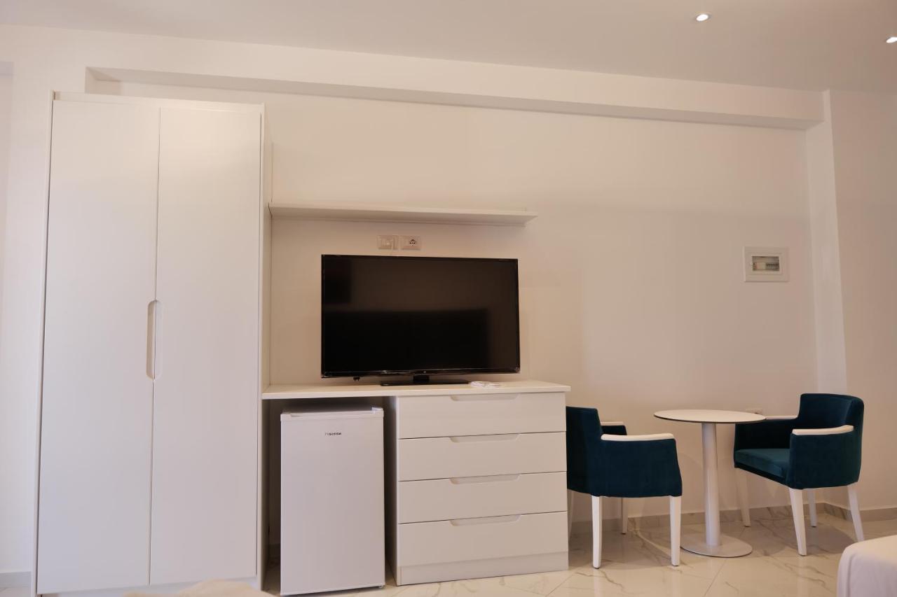 Lumi Hotel Sarandë Exterior foto